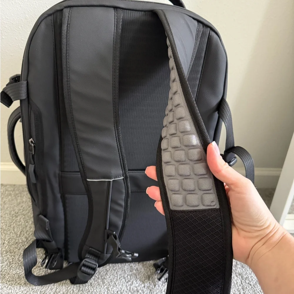Sleek Black Men's Backpack